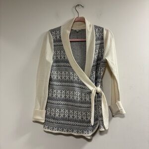 Fairway & Greene Cream and Gray Cardigan wrap Sweater